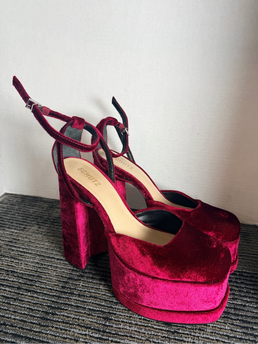SCHUTZ Fuchsia Velvet Platform Block Heel Sandals - Picture 5 of 8